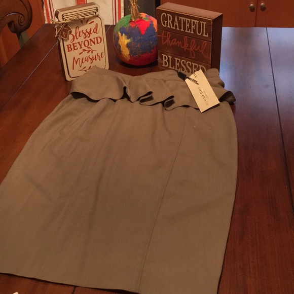 Brand New Burberry London Pencil Skirt: Size 8